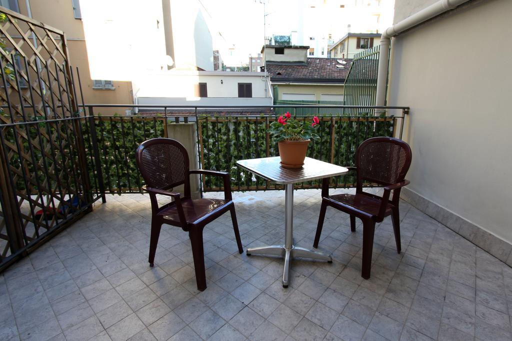 Lux Hotel Durante Milan Exterior photo